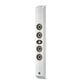 El Focal OnWall 302 es un altavoz blanco, alto y delgado con cinco transductores circulares dispuestos verticalmente en el panel frontal, que se muestra sobre un fondo blanco liso.