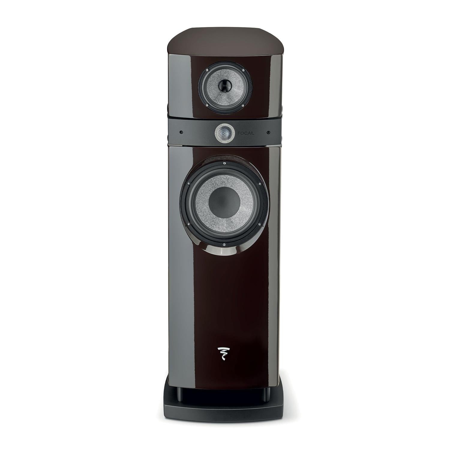 Un singolo diffusore da pavimento a 3 vie Focal Scala Utopia Evo con finitura scura lucida, woofer a vista, tweeter in berillio e logo Focal sul frontale.