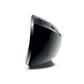 Vista laterale di un elegante diffusore Focal Sib Evo nero con retro curvo su una base grigia su sfondo bianco.