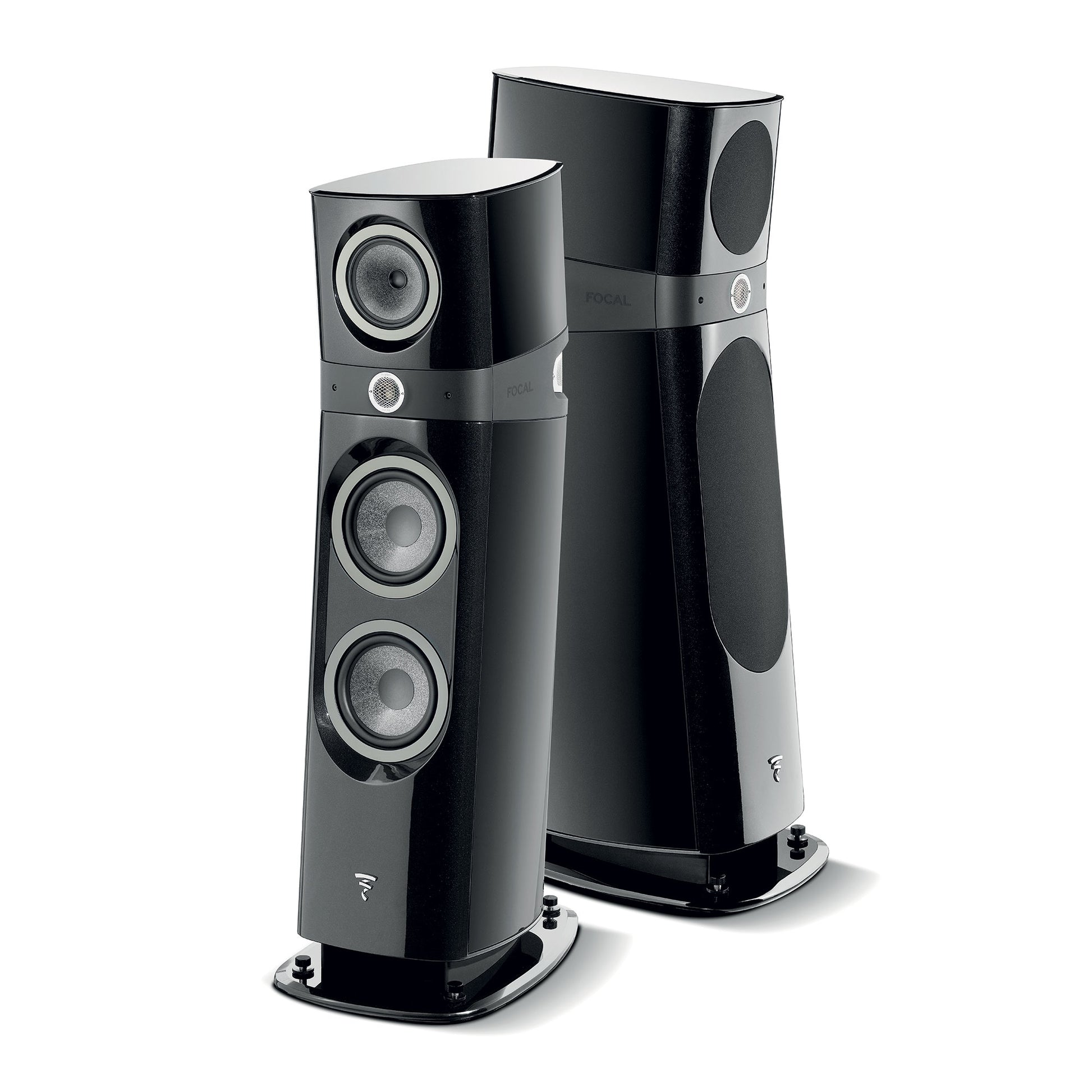 Dos altavoces Focal Sopra N°3 negros con varios transductores plateados y recintos curvados, que se apoyan en zócalos brillantes en la parte delantera y trasera.