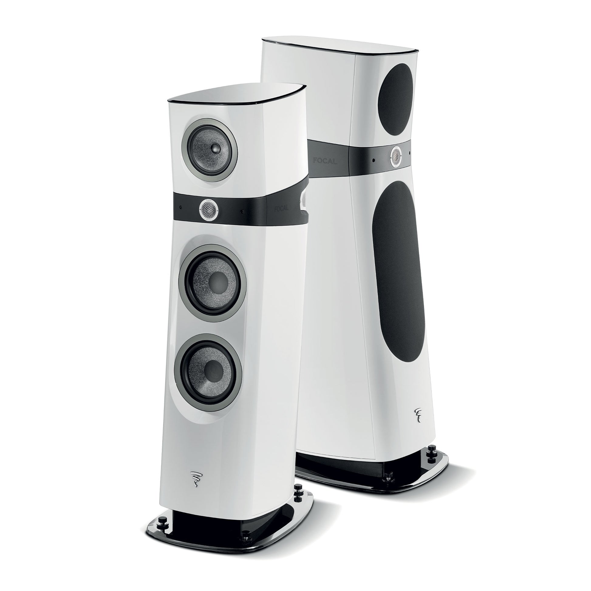 Die Focal Sopra N°3 sind moderne weiße 3-Wege-Standlautsprecher mit schwarzen und silbernen Akzenten, mehreren Treibern und einem schlanken, geschwungenen Design.