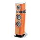 Ein moderner orangefarbener Focal Sopra N°3-Lautsprecher mit vier sichtbaren Treibern, glänzender Oberfläche und schwarzem Sockel.