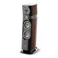El Focal Sopra N°3 es un altavoz de suelo de 3 vías de alta calidad con un elegante frontal negro, vetas de madera en los laterales y tres transductores grandes dispuestos verticalmente.