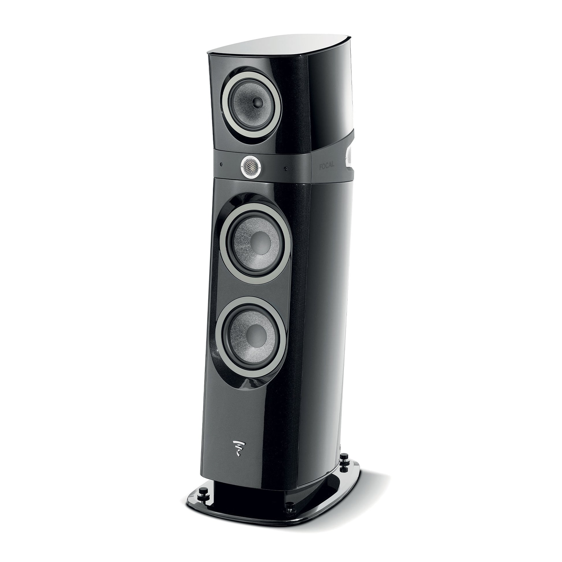 El Focal Sopra N°3 es un elegante altavoz de suelo negro de 3 vías con tres transductores grandes y un tweeter sobre un zócalo brillante colocado sobre un fondo blanco.