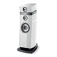 Die Focal Stella Utopia EM Evo ist eine moderne 3-Wege-Standbox mit drei Treibern und einem geometrischen Design auf einem schwarzen Sockel.