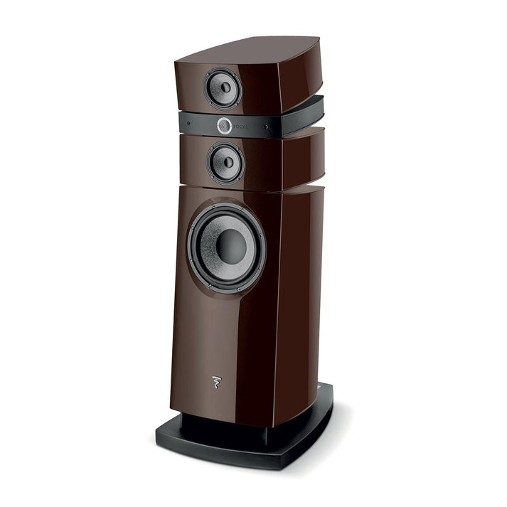 Die Focal Stella Utopia EM Evo ist ein hochwertiger 3-Wege-Standlautsprecher mit dunkelbraunem Hochglanz-Finish, drei sichtbaren Treibern und einer rechteckigen schwarzen Basis.