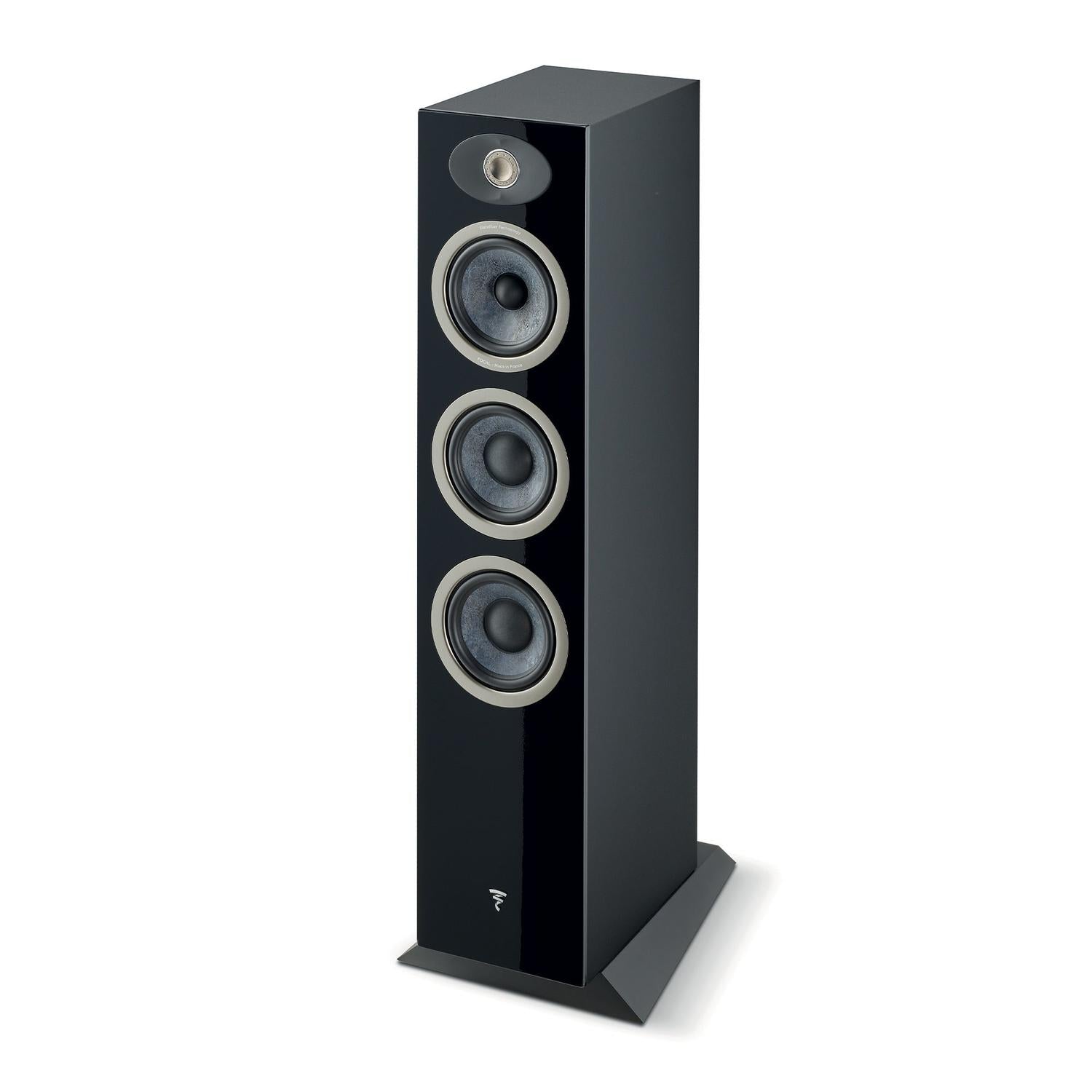 Die Focal Theva N°2 ist ein schwarzer 3-Wege-Standlautsprecher mit glänzender Front, drei großen Treibern und einem Hochtöner - ideal für Ihr Heimkino.
