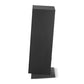Die Focal Theva N°2 ist ein hoher, schwarzer 3-Wege-Standlautsprecher mit Slatefiber-Membran und einem schlanken, abgewinkelten Design auf einer flachen, rechteckigen Basis.