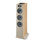 Il Focal Theva N°3-D è un moderno diffusore da pavimento a 3 vie in legno chiaro con tre grandi altoparlanti, un tweeter e una griglia superiore, ideale per qualsiasi home theater.