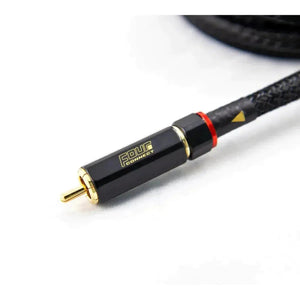 Close-up of the Four Connect Solo 1m 2-Kanal black RCA audio cable with gold-plated tip and Furukawa OCC copper conductors on a white background.