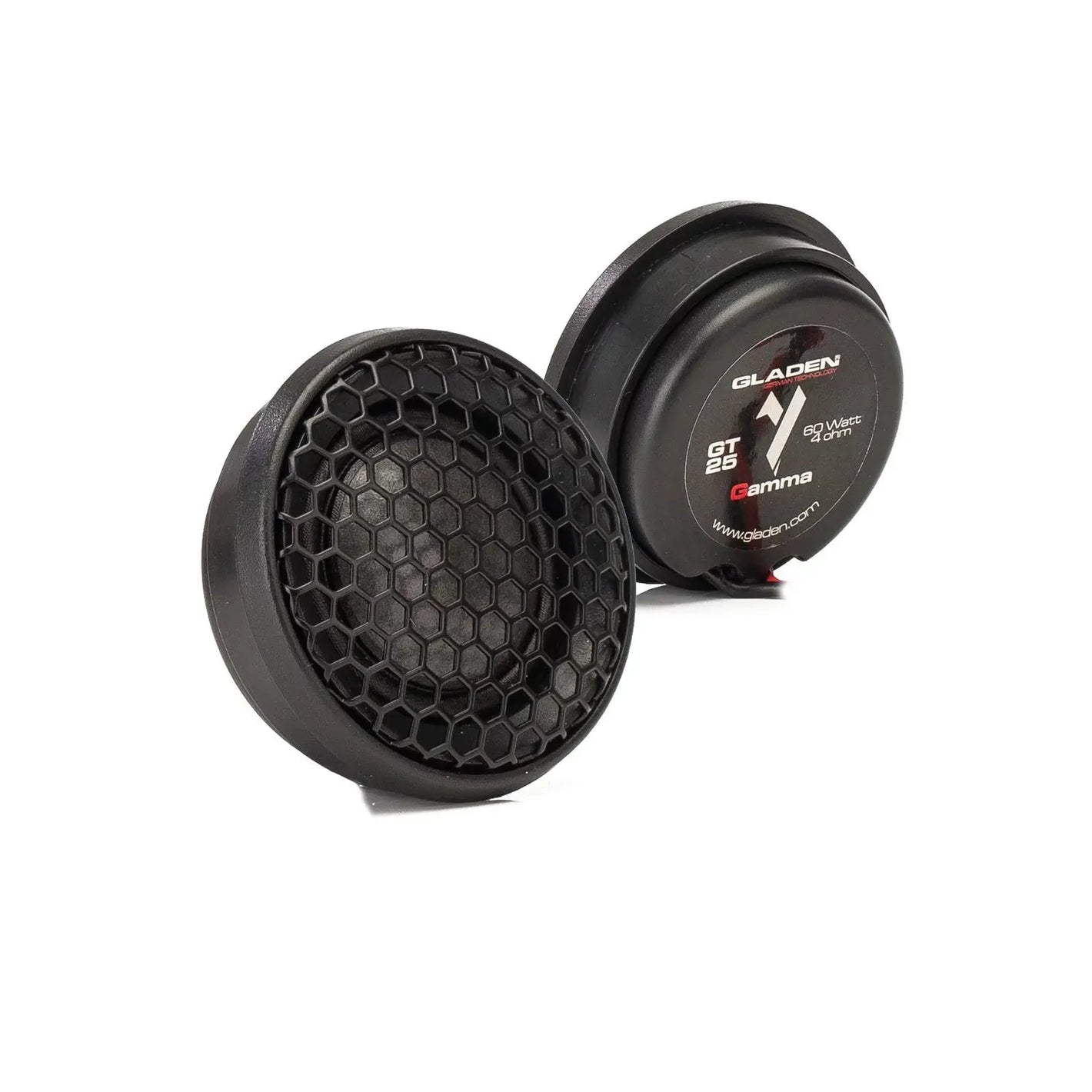 Twee ronde zwarte Gladen Gamma GT25-luidsprekers: de ene toont zijn honingraatrooster met een membraan van koolstofvezel en grafeen, de andere toont het merklabel op de achterkant met de technische gegevens.