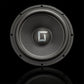 Une enceinte Gladen Sigma 165, noire et ronde, dotée dun cône texturé et dun logo géométrique, se détache sur un fond noir, avec un léger reflet en dessous.