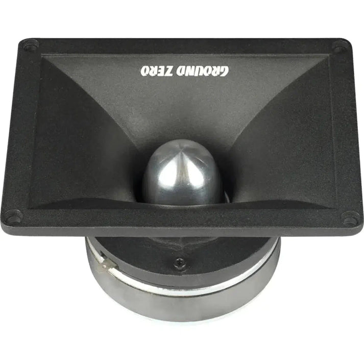 Il Ground Zero Competition GZCT 4000X è un tweeter a tromba di colore nero con piastra rettangolare e cono centrale metallico per un audio nitido.