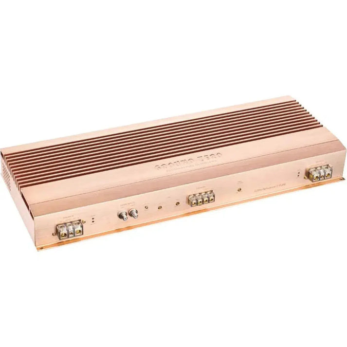 Il Ground Zero GZPA Reference 2PURE è un amplificatore per auto a 2 canali di colore oro con alette scanalate e terminali multipli sul pannello frontale.