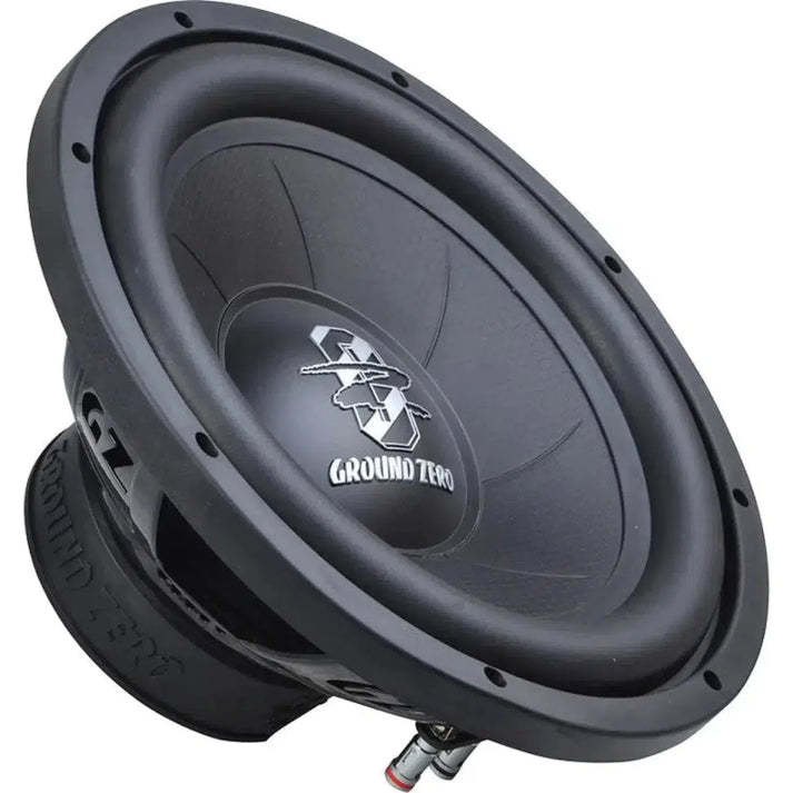 Il Ground Zero Iridium GZIW 300 è un grande subwoofer nero da 12 con logo metallico, raffigurato in posizione angolata su sfondo bianco, che eroga una potenza di 350W RMS.