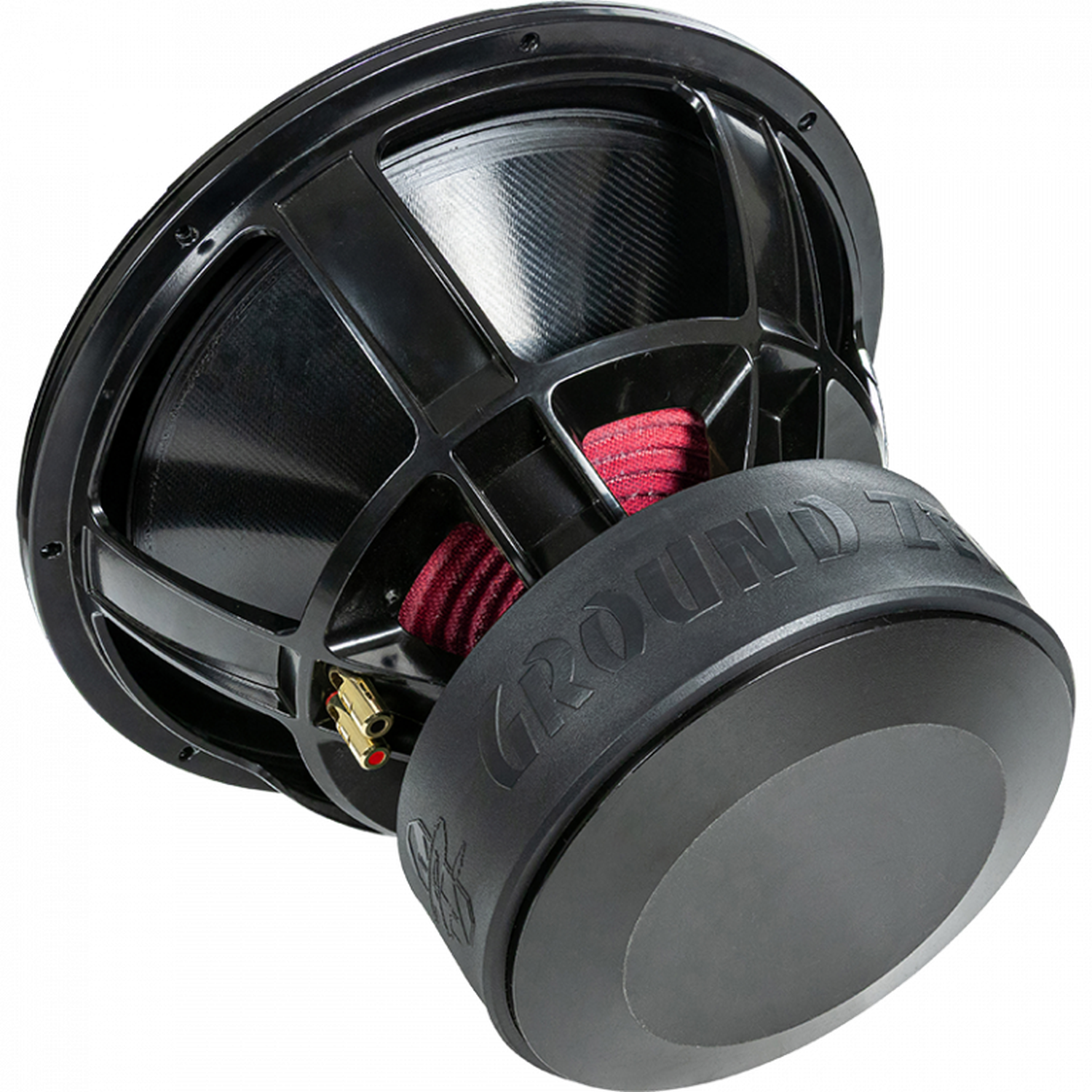 El Ground Zero Plutonium GZPW 18C es un gran subwoofer negro con una visible bobina roja y GROUND ZERO en la carcasa magnética trasera.