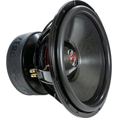 El Ground Zero Plutonium GZPW 18C es un subwoofer de 18 pulgadas con cono de fibra de carbono, estructura metálica, cableado visible y 6000 W de potencia RMS.