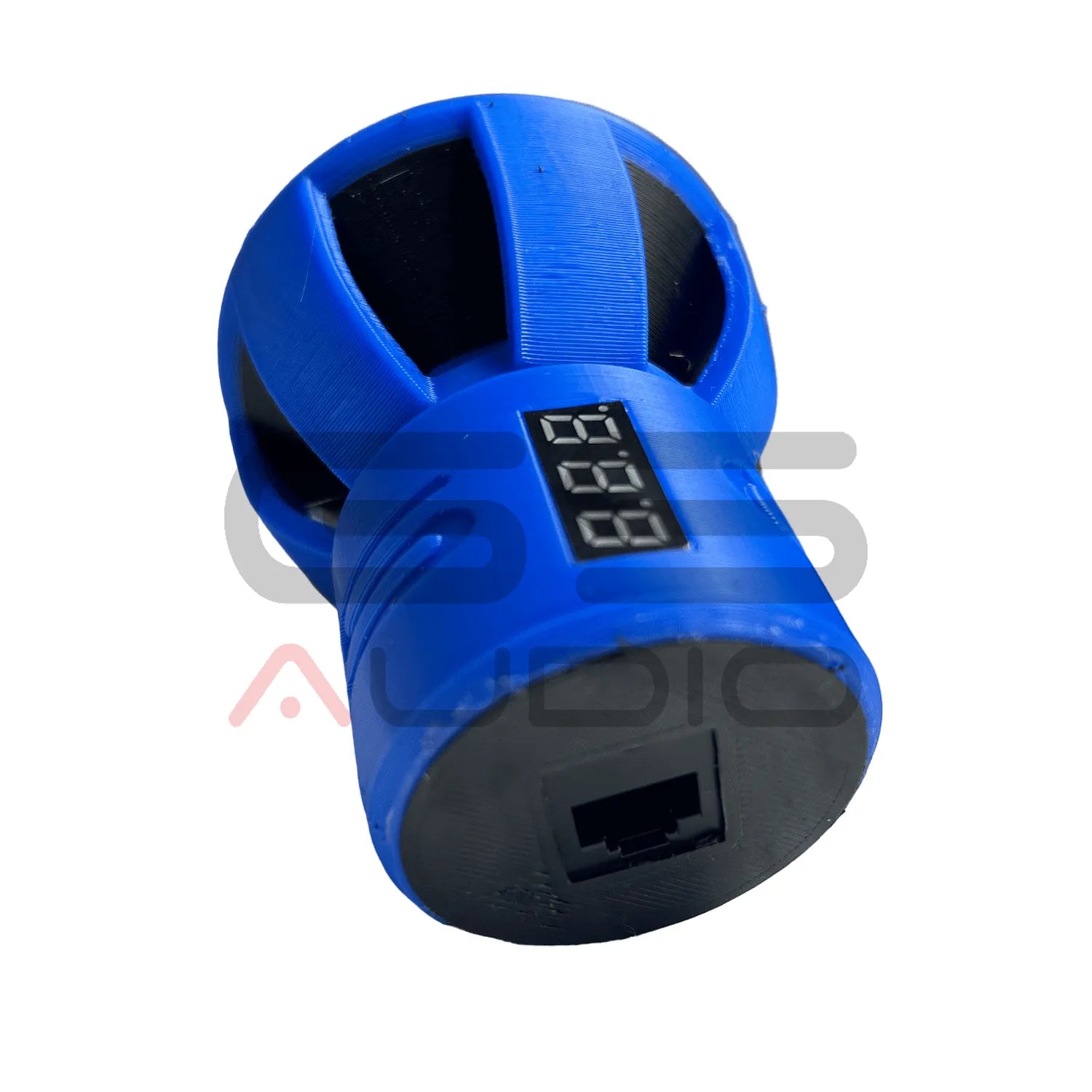 GS Audio Bass Knob GS Audio: blauw apparaat met digitaal display, zwarte aansluiting en basregelaar, afgebeeld op een witte achtergrond.