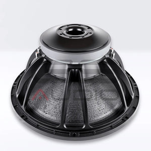 GS Audio PRO 18F4-2500W: grote zwarte subwoofer, naar beneden gericht, met metalen frame en magneet – ideaal voor hoogwaardige PA-opstellingen als krachtige mid-bass-transducer.