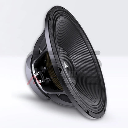 Un caisson de basses GS Audio PRO 18F4-2500W noir est présenté en plongée sur un fond blanc, mettant en évidence son cône nervuré, son cadre métallique et ses bornes de raccordement, destinés aux installations de sonorisation haut de gamme.
