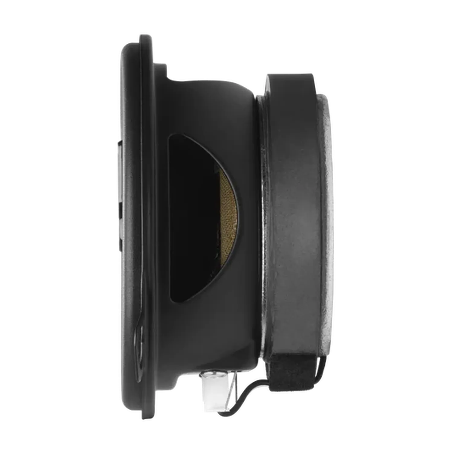 Seitenansicht eines JBL STAGE3 38F-Lautsprechers, die die Membran, den Rahmen und die Kabel vor weißem Hintergrund zeigt.