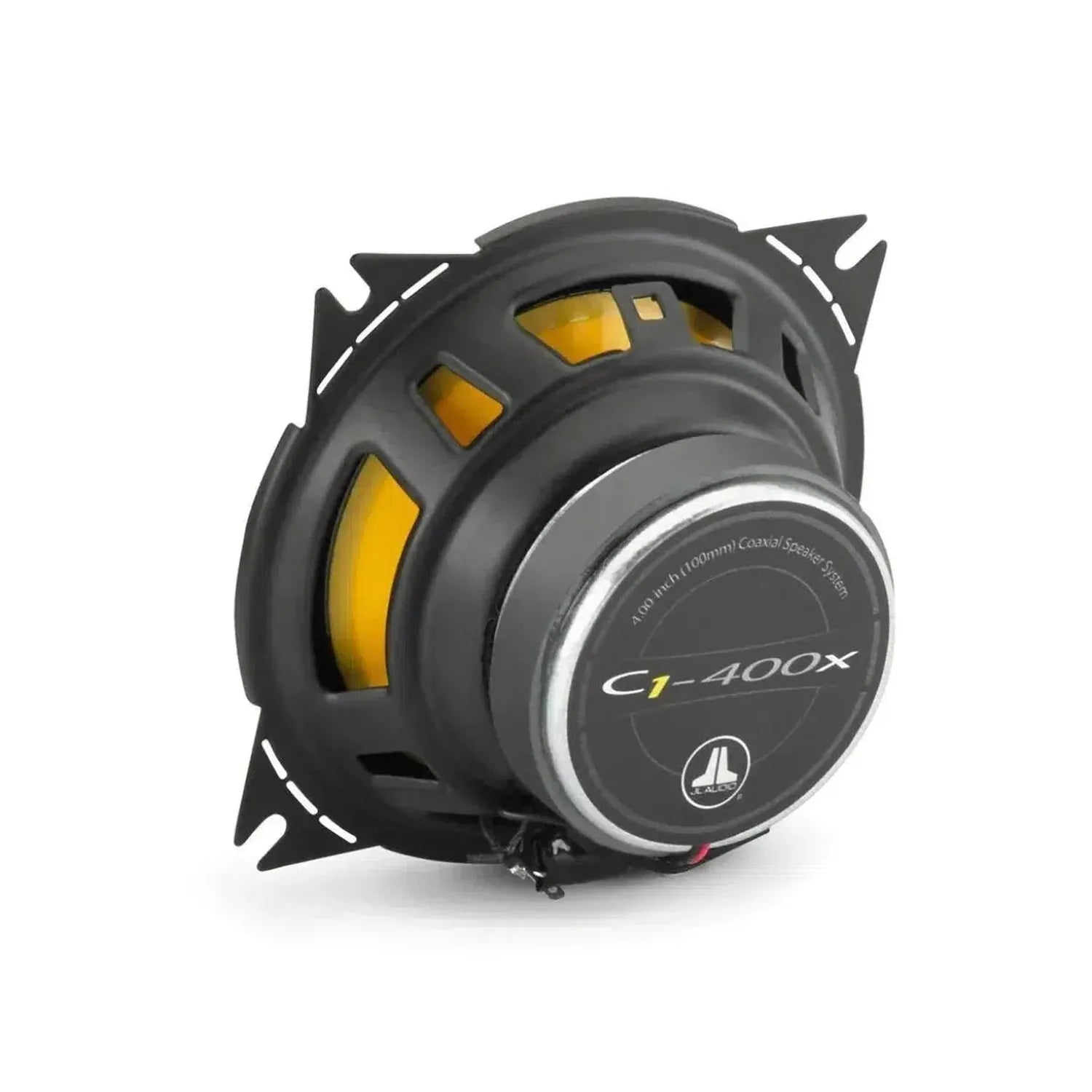Un gros plan du JL Audio C1-400X montre larrière et le côté de ce haut-parleur de 4 pouces, avec des composants jaunes et un cadre de montage noir.
