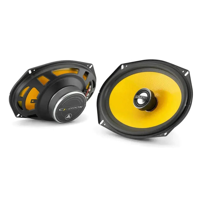 Deux enceintes ovales 6x9 JL Audio C1-690X jaunes et noires sont présentées à lavant et à larrière, toutes deux arborant la marque JL Audio.