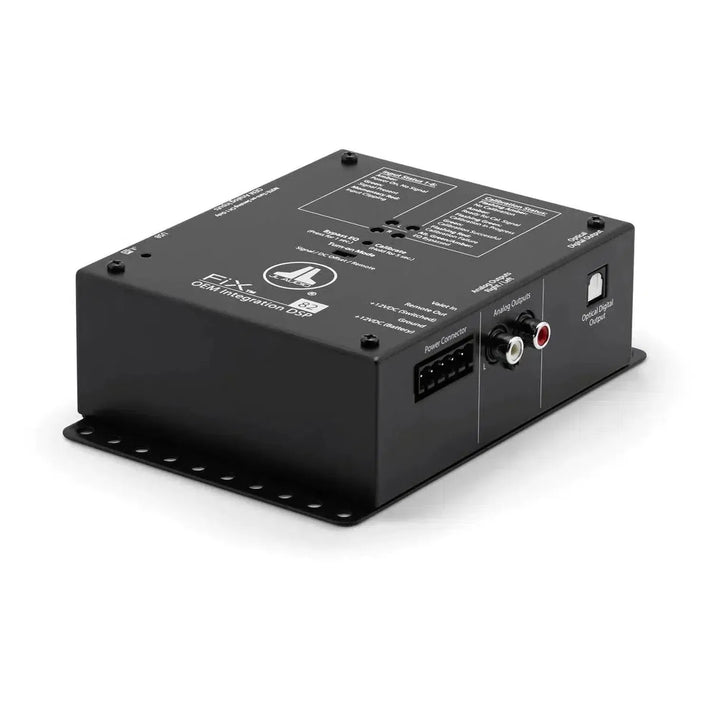 JL Audio FIX-82 è un box di interfaccia audio nero con più porte etichettate e una base piatta, ideale per le configurazioni 2-Kanal-DSP o OEM-Integrazioni-DSP.