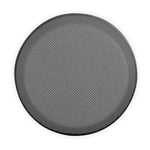 Un pannello rotondo a rete nera JL Audio SGRU-6, simile a un Subwoofer 6W3v3 Schutz, è mostrato dallalto su uno sfondo bianco.