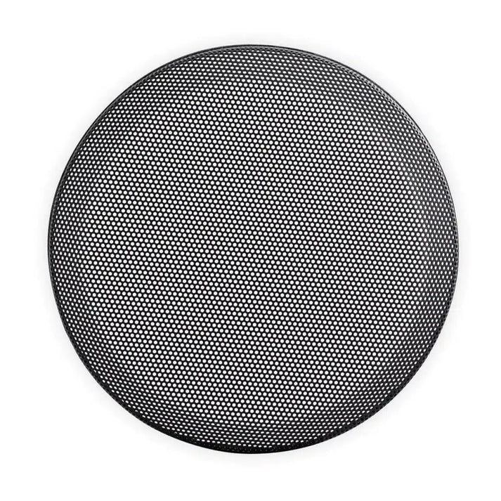 Un pannello rotondo a rete nera JL Audio SGRU-6, simile a un Subwoofer 6W3v3 Schutz, è mostrato dallalto su uno sfondo bianco.