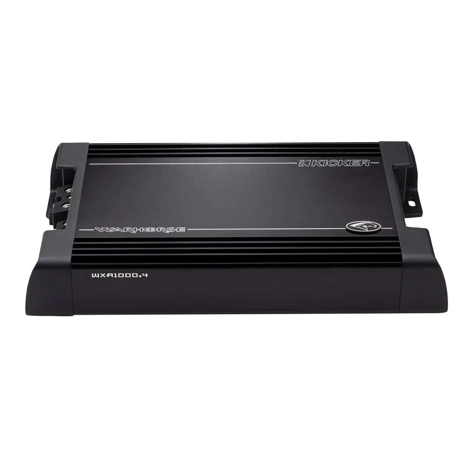 Een zwarte Kicker Warhorse Series 49WXA10004 versterker heeft zilveren accenten met het modelnummer op het voorpaneel.