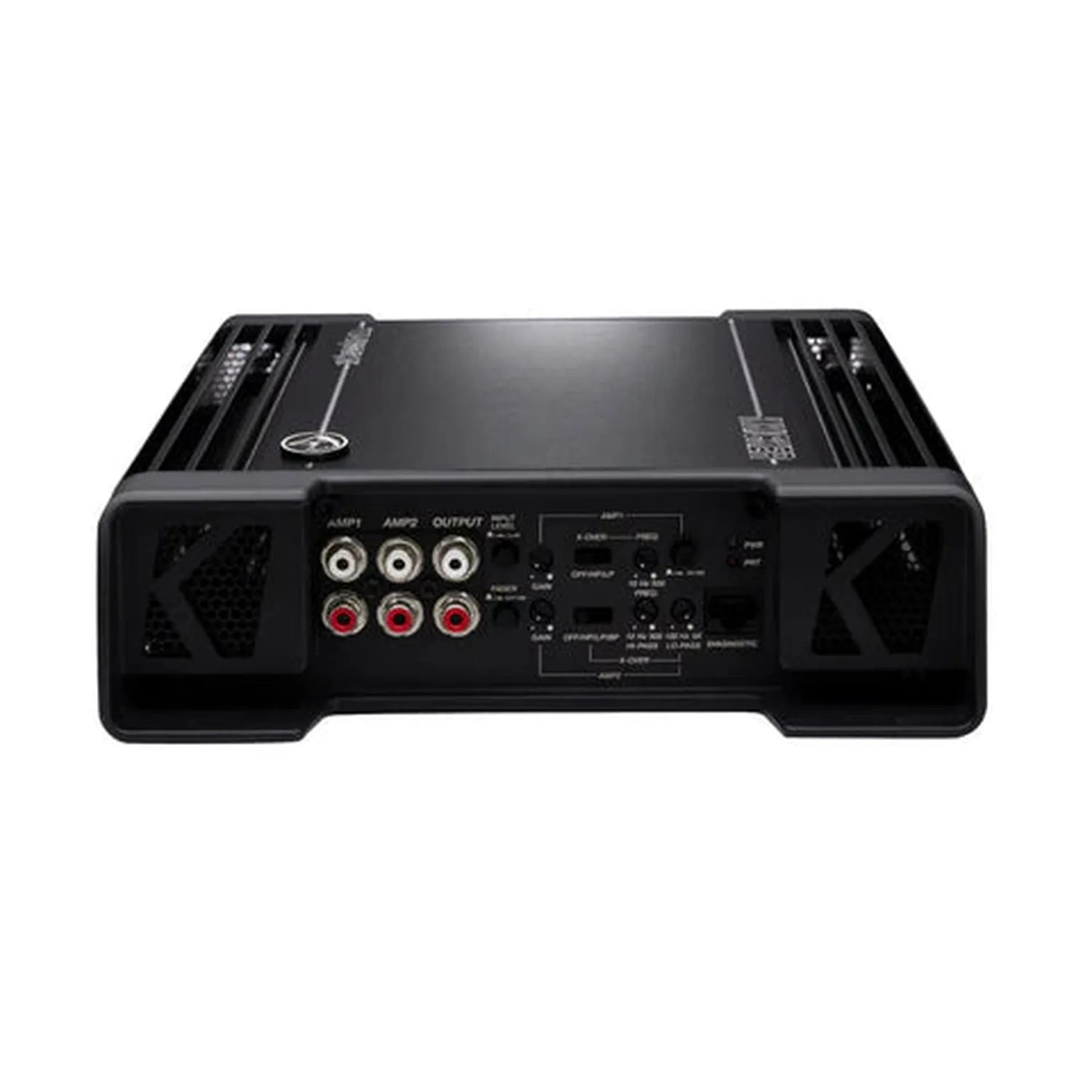 De Kicker Warhorse Series 49WXA10004 4-kanaals versterker met 2000W RMS heeft audio-ingang/uitgang poorten, instelknoppen en schakelaars op het achterpaneel.