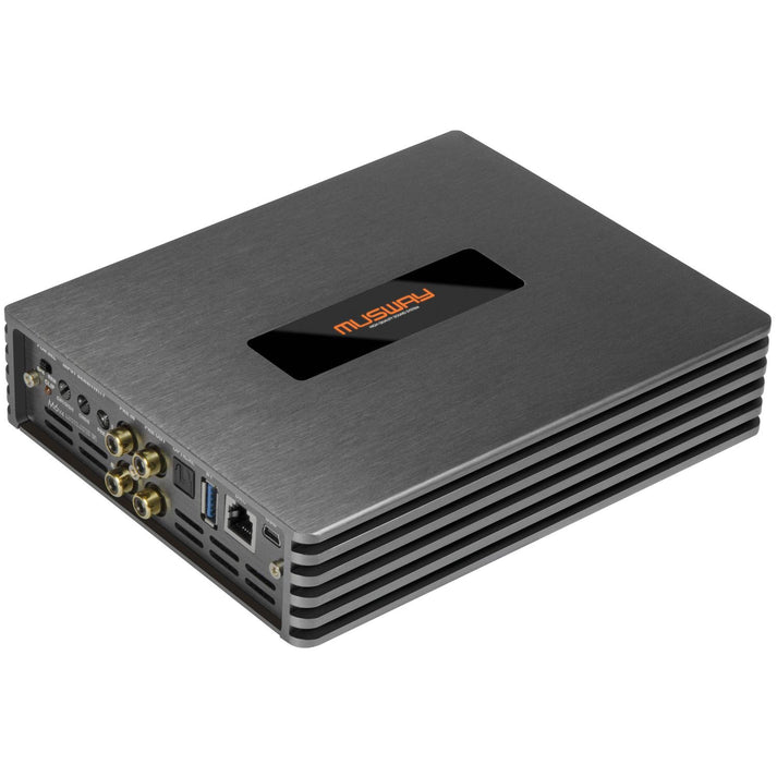 Le Musway M6V4-512K est un amplificateur audio rectangulaire avec une finition en métal brossé, des côtés noirs ventilés et plusieurs connecteurs à une extrémité.
