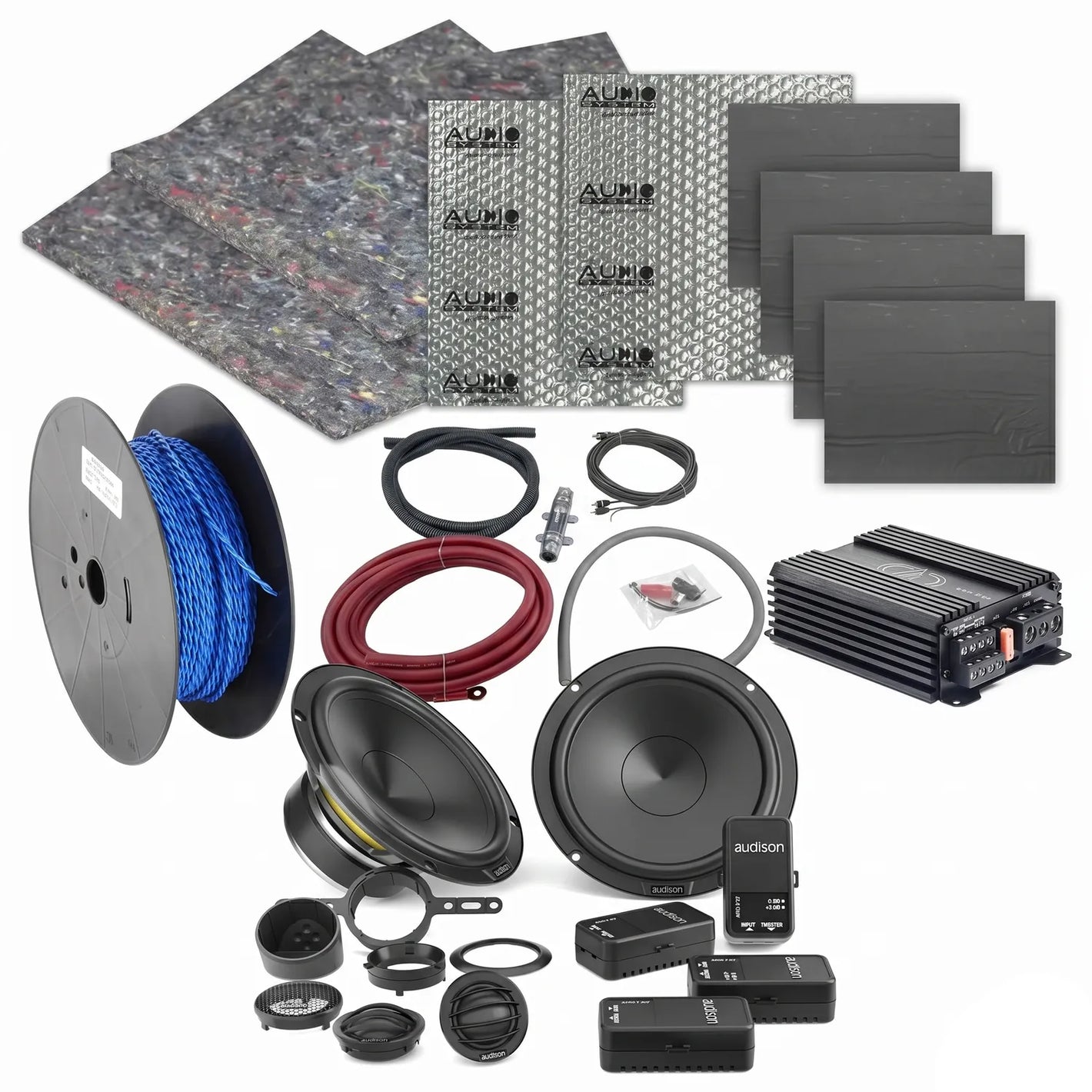 Masori Perfect Match Prima APK 165P car audio kit met DD Audio versterker, Audison componenten, bedrading en geluidsmatten weergegeven op een witte achtergrond.