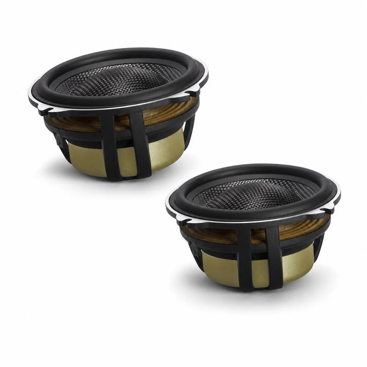 Due diffusori Elate Carbon MW5 di Morel in nero e oro con coperture in rete, esposti su uno sfondo bianco.