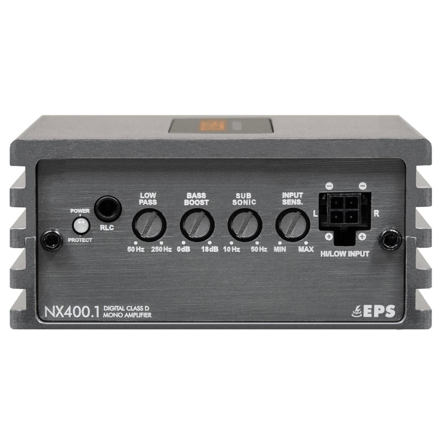 Vista frontal del amplificador digital mono Musway NX400.1, que cuenta con mandos de control, puertos de entrada, luces indicadoras y la función «Bass Boost» para un sonido potente.
