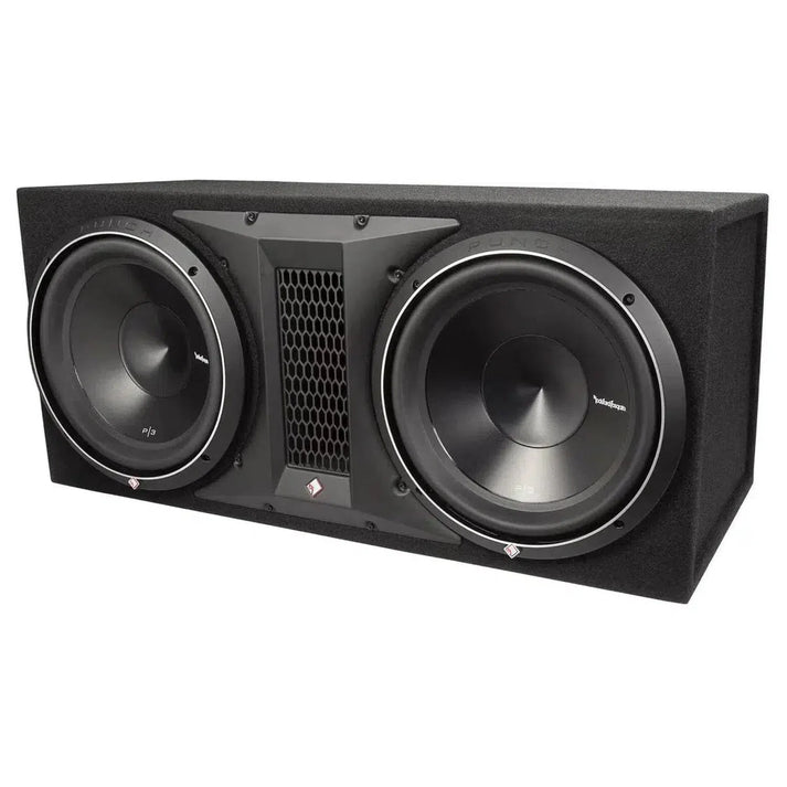 El Rockford Fosgate Punch P3-2X12 es una caja de subwoofer negra con altavoces dobles de 12, una rejilla central ventilada y el logotipo Punch P3.
