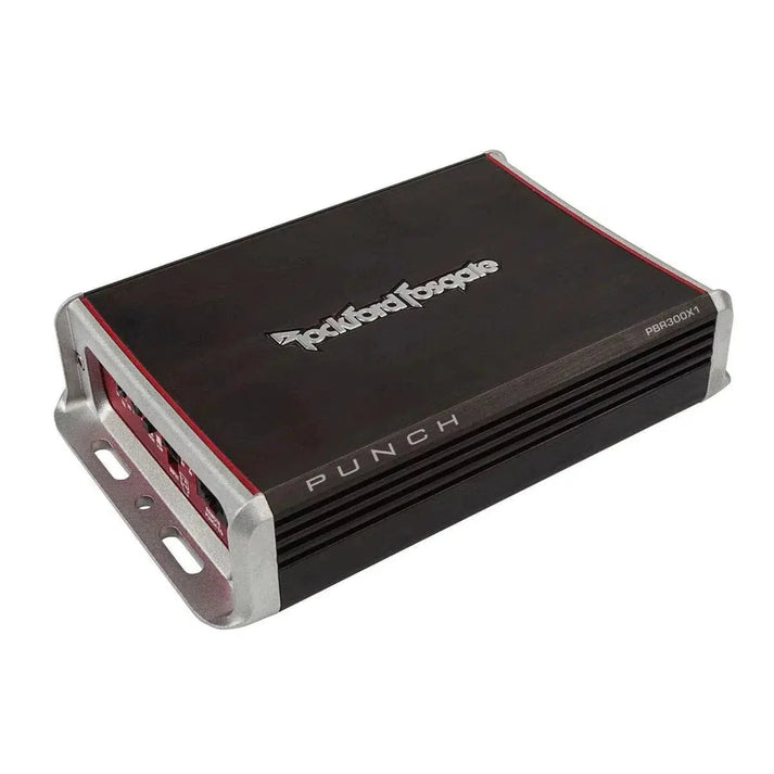 De Rockford Fosgate Punch PBR300x1 is een zwart met zilveren 1-kanaals versterker met rode accenten, waarop het logo en de ingangspoorten aan de zijkant te zien zijn.
