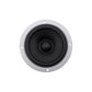 Close-up van een Scanspeak Automotive Silver 10M/4614G06 4-midrange met zilveren rand, vier bevestigingsgaten en een neodymiummagneet, van bovenaf gezien op een witte achtergrond.