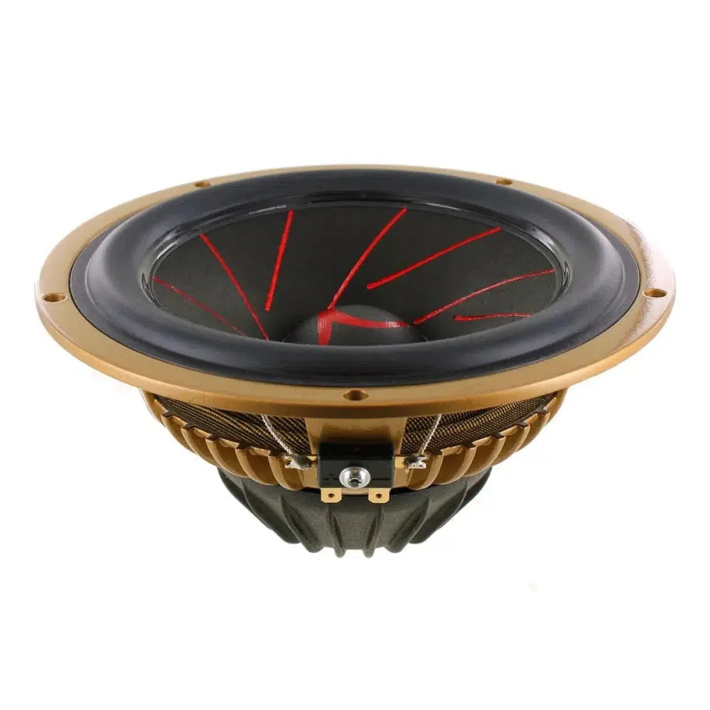Primo piano di un subwoofer Scanspeak Automotive Gold 16W/4538G05 da 6,5 con cono nero e accenti rossi, ripreso su uno sfondo bianco.