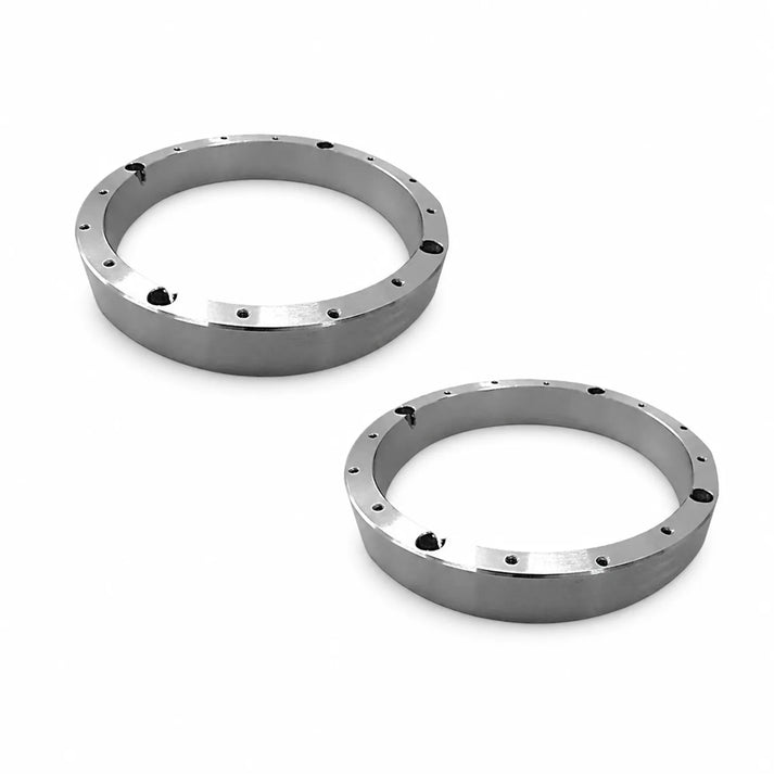 Deux anneaux SIP Aluring 213/185/18 Universal für 8 Zoll avec des trous régulièrement espacés représentés sur un fond blanc, apparaissant comme des pièces mécaniques.