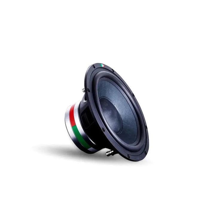 El Steg Masterstroke SS-10, un subwoofer High End negro con rayas rojas, blancas y verdes en su base, se muestra sobre un fondo blanco.