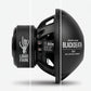 El subwoofer Vibe Blackdeath 15v3 presenta la etiqueta «BLACKDEATH, LOUD AS FK», un diseño gráfico de una mano esquelética, un tamaño de 15 pulgadas y una potencia máxima de 4800 W, y se muestra desde un ángulo lateral.