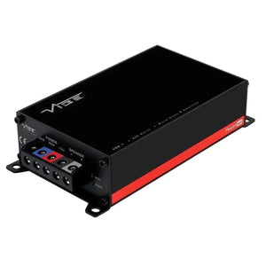 Un Vibe Audio Powerbox 400.1M-V7 noir et rouge, un micro amplificateur de classe D avec des bornes dentrée/sortie étiquetées, monté sur une base plate.