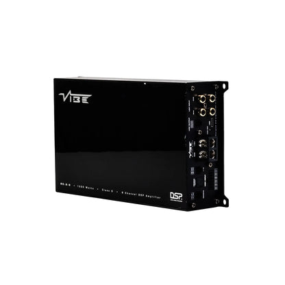 Vibe Audio Powerbox 80.6-8DSP V5 è un amplificatore per auto a 6 canali di colore nero con porte multiple, interruttori di controllo e marchio bianco.