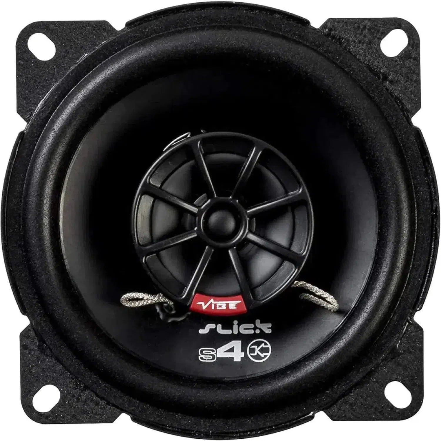 Gros plan sur une enceinte coaxiale Vibe Audio Slick 4-V7 4 noire avec une grille centrale, des accents métalliques et le texte Slick S4 sur la face avant.