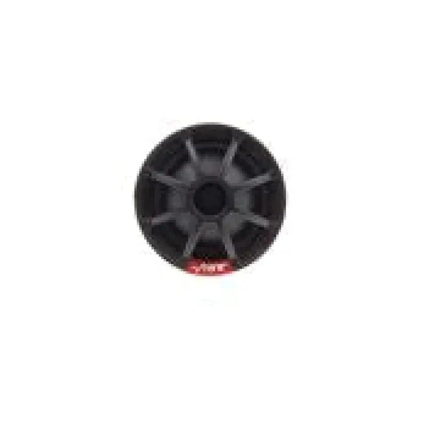 Lo Slick 5C-V7 di Vibe Audio è un cerchione nero a sei razze con etichetta Vibe Audio rossa e bianca, su sfondo bianco.