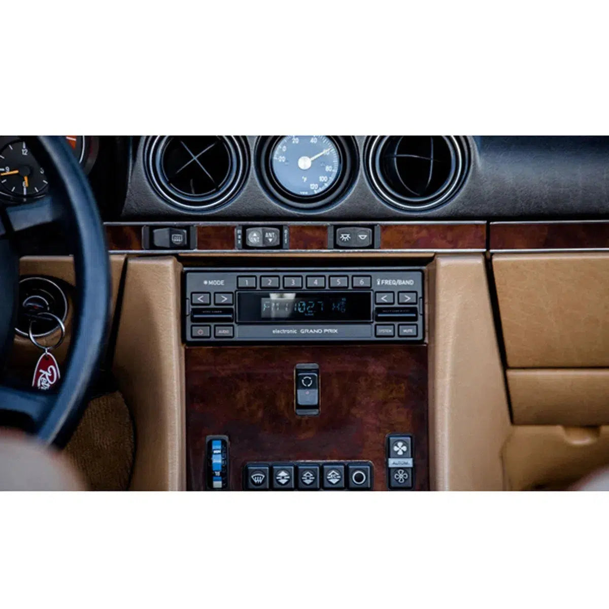 Retrosound-Face-Grandprix-1-DIN car radio-Masori.de