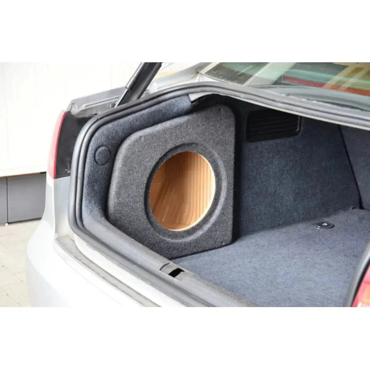 Masori-G10-15 Audi A4 B6/B7-Audi-Subwoofer-Enclosure-Masori.de