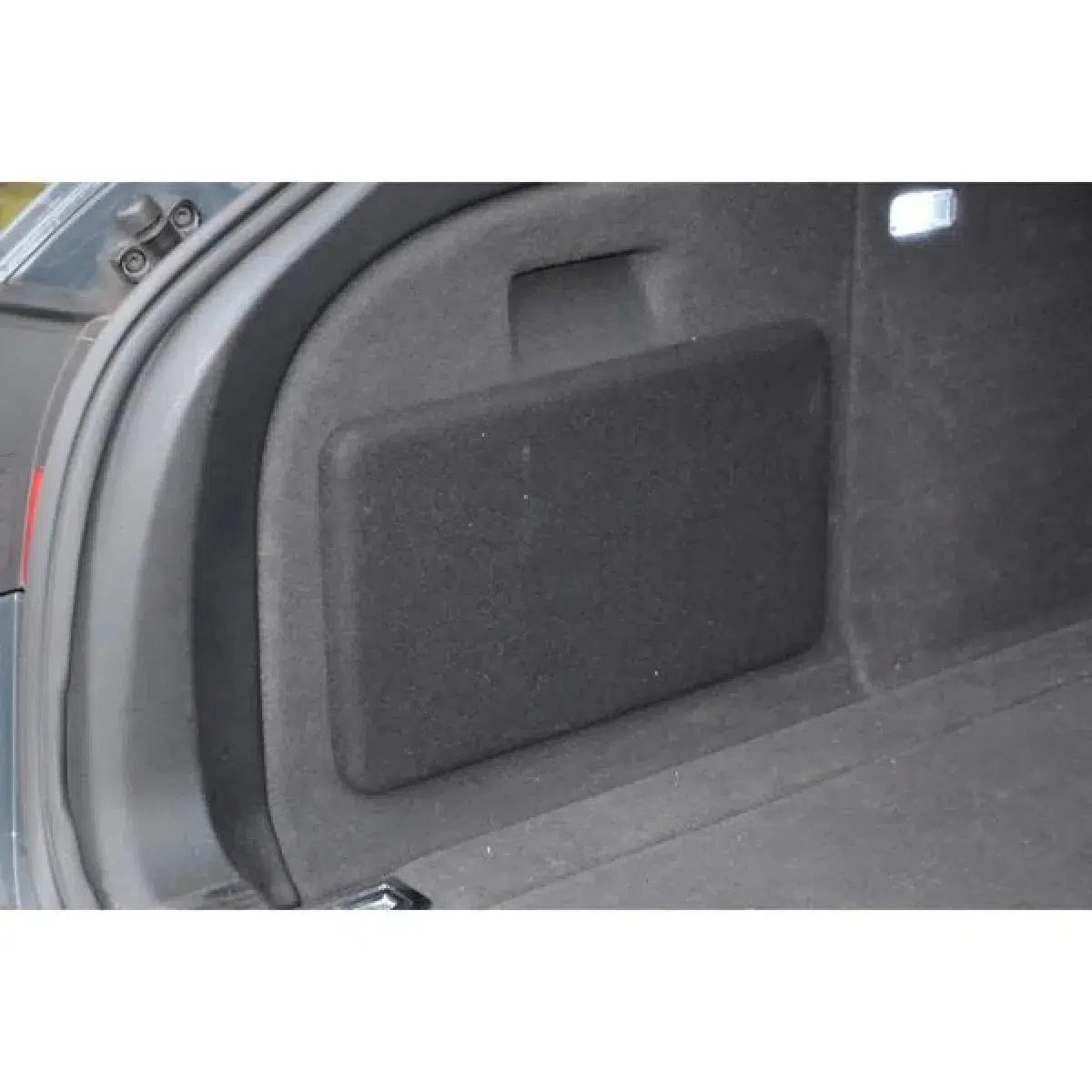 Masori-G10-15 Audi A4 B8 Avant-Audi-Subwoofer-Enclosure-Masori.de